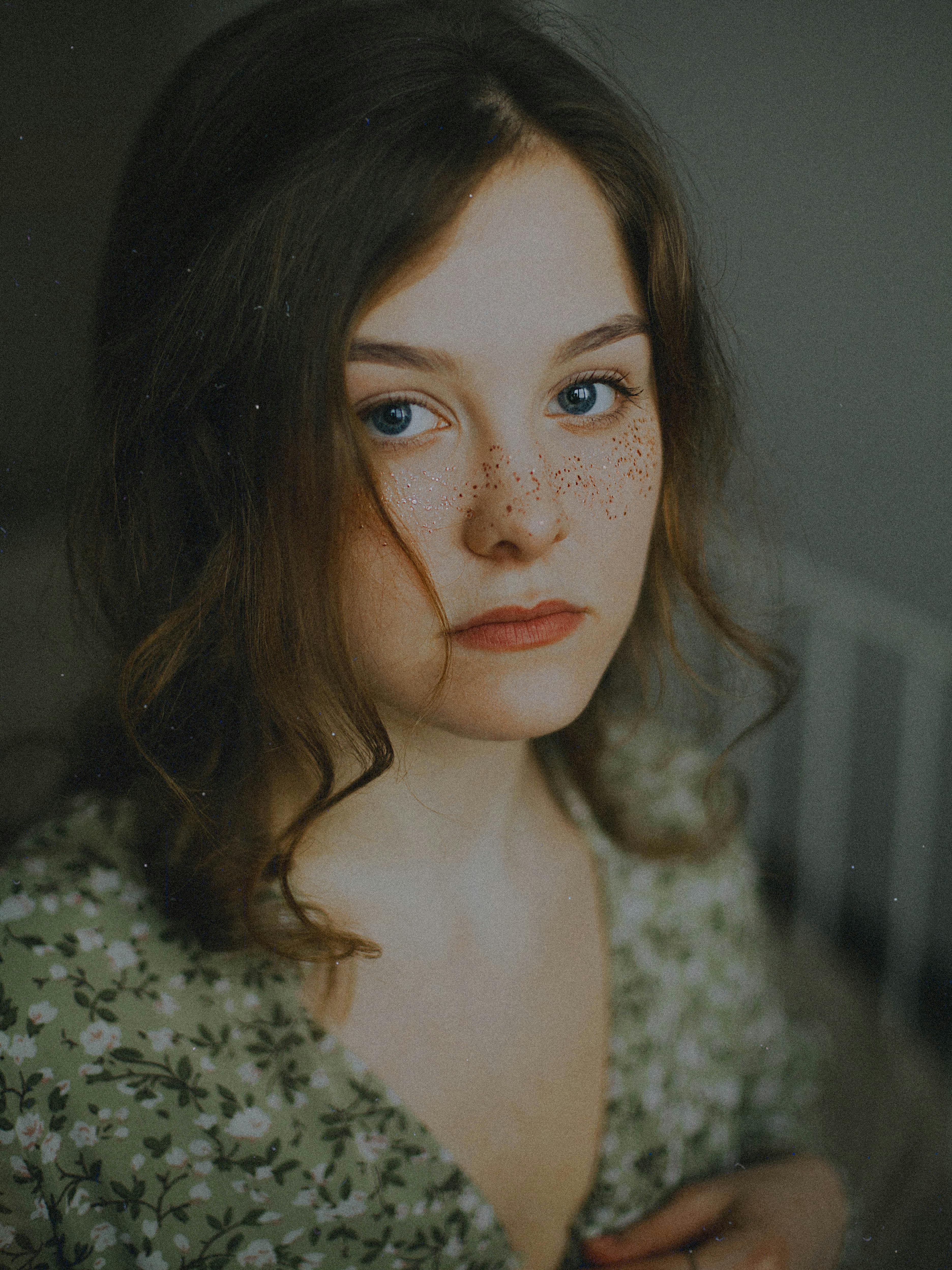 Anxious teenage girl | Source: Pexels