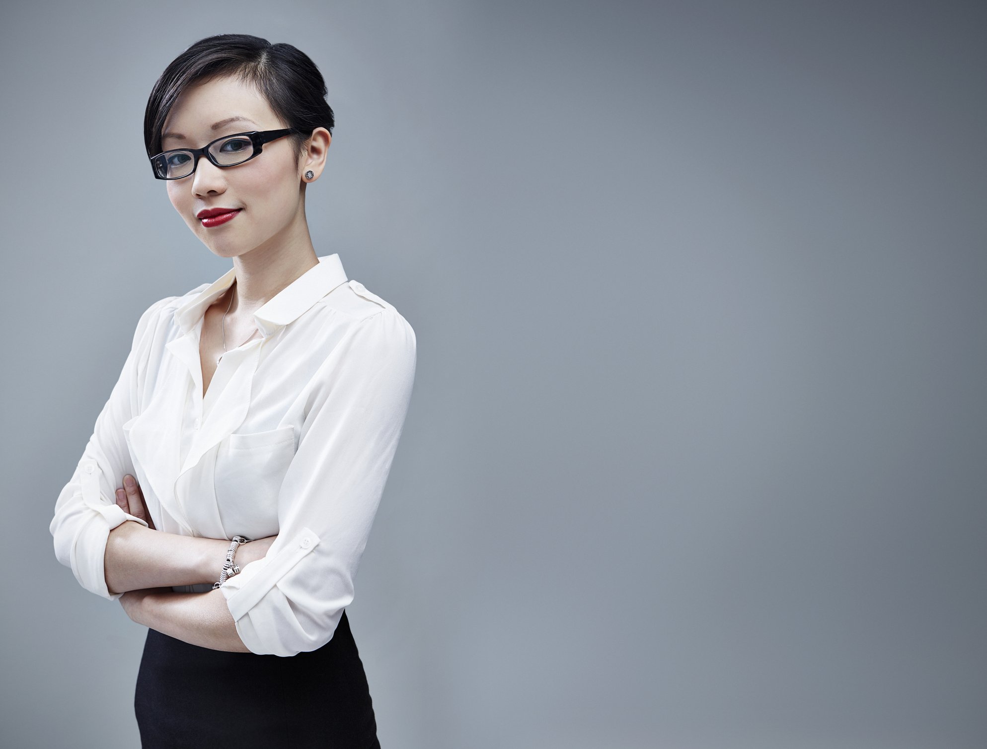 Une femme portant des lunettes. | Photo : Getty Images