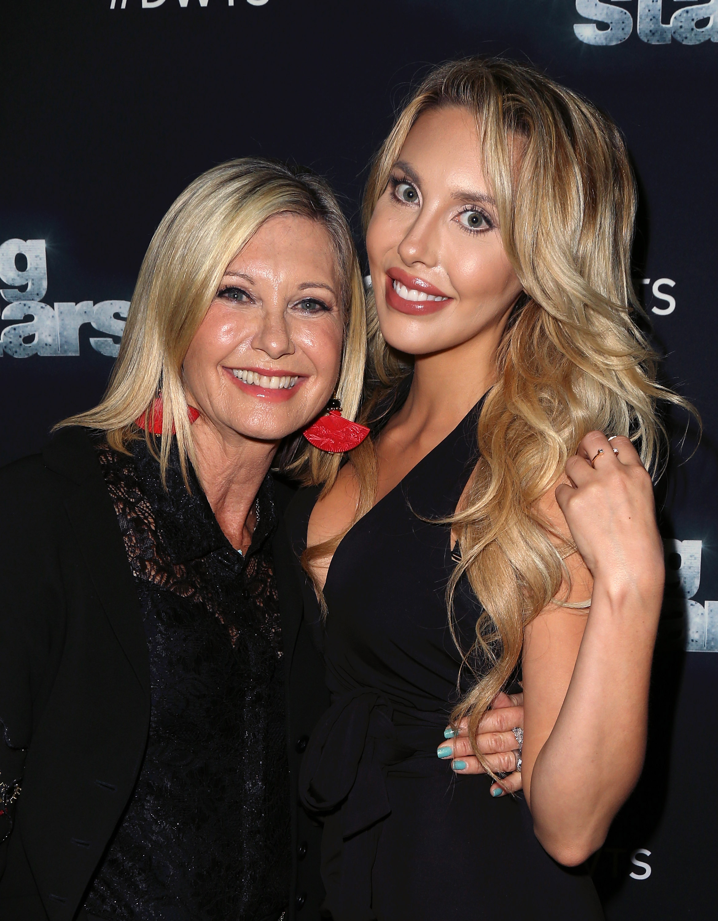 Olivia Newton-John and Chloe Lattanzi attend 'Dancing with the Stars' Season 21 in Los Angeles, California, on October 19, 2015. | Source: Getty Images