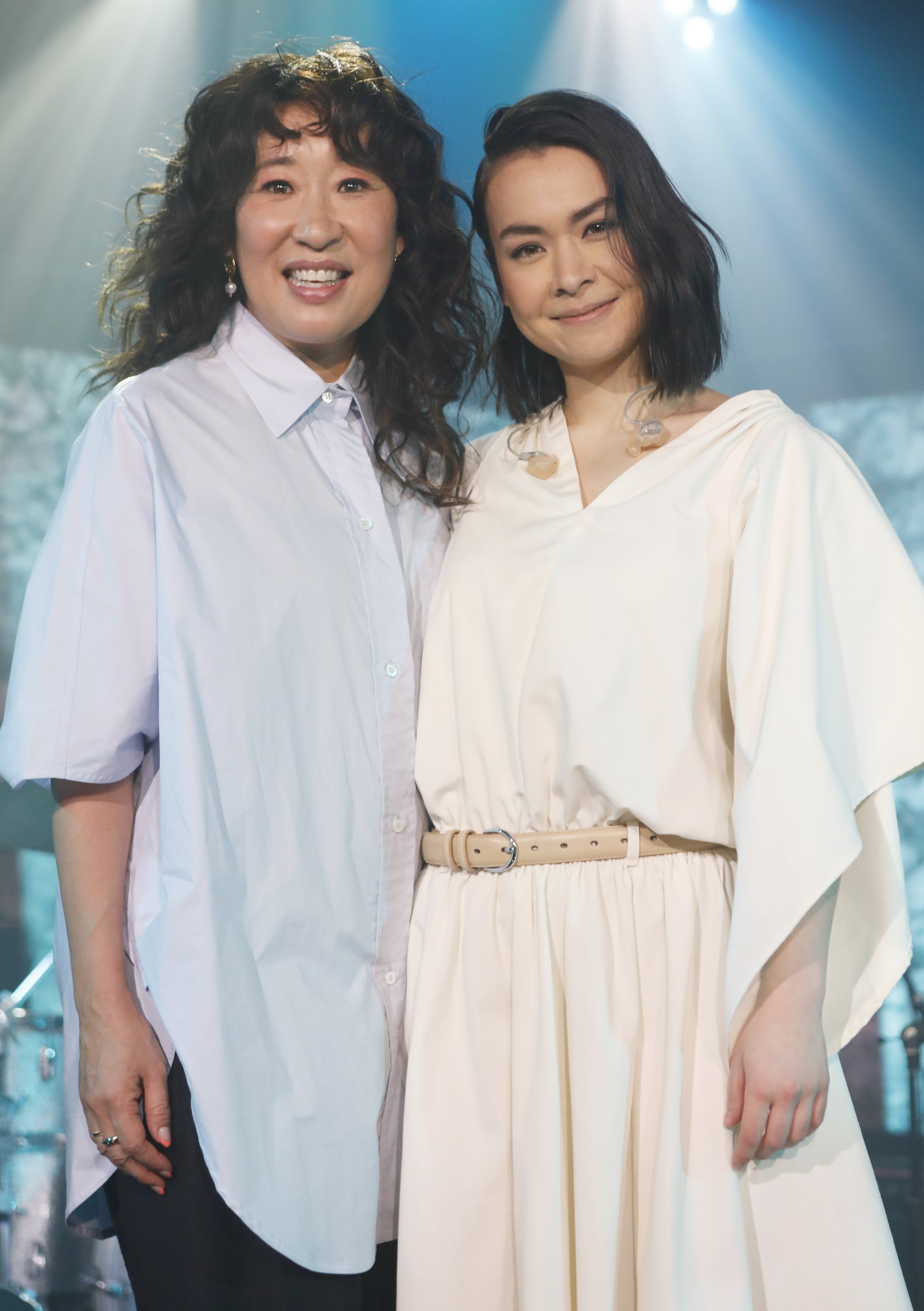 Sandra Oh and Mitski posing for a picture on March 01, 2022. | Source: Getty Images