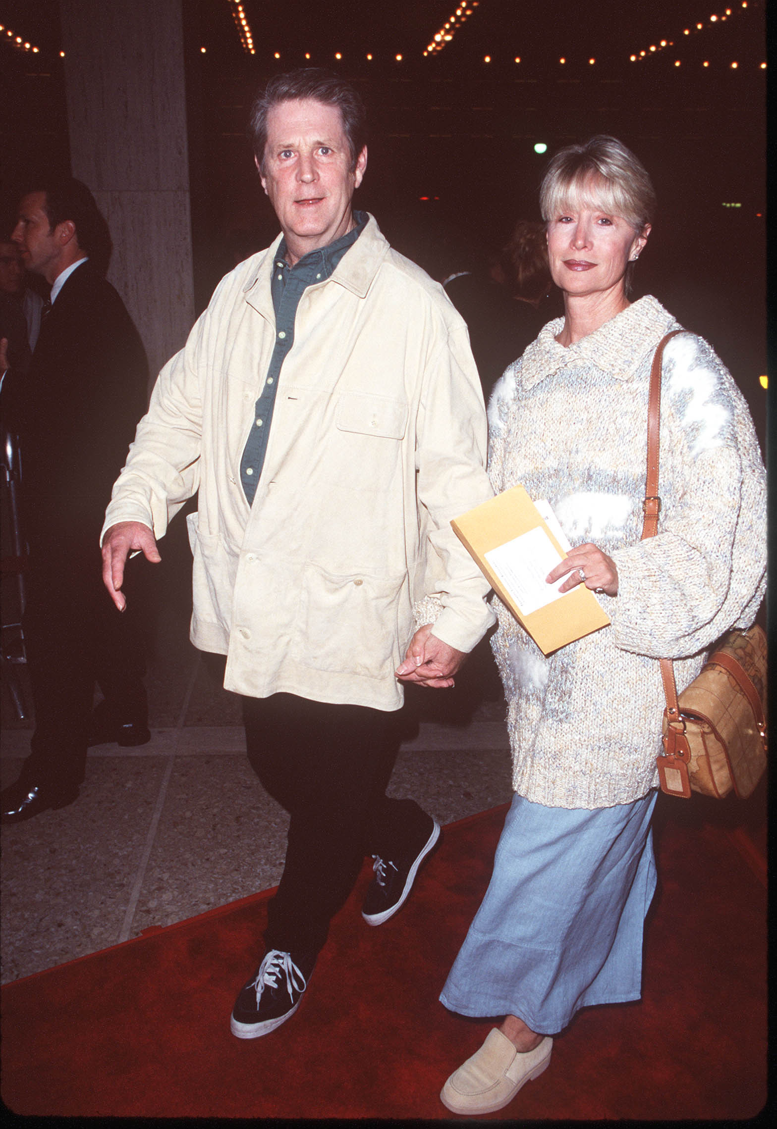 Brian and Melinda Wilson during the "Practical Magic" Los Angeles premiere at Cineplex Odeon Century Plaza Cinema in Century City, California, in 1998. | Source: Getty Images