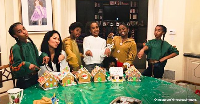 Kimora Lee Simmons has gingerbread house contest for late friend Kim Porter's kids in new photos