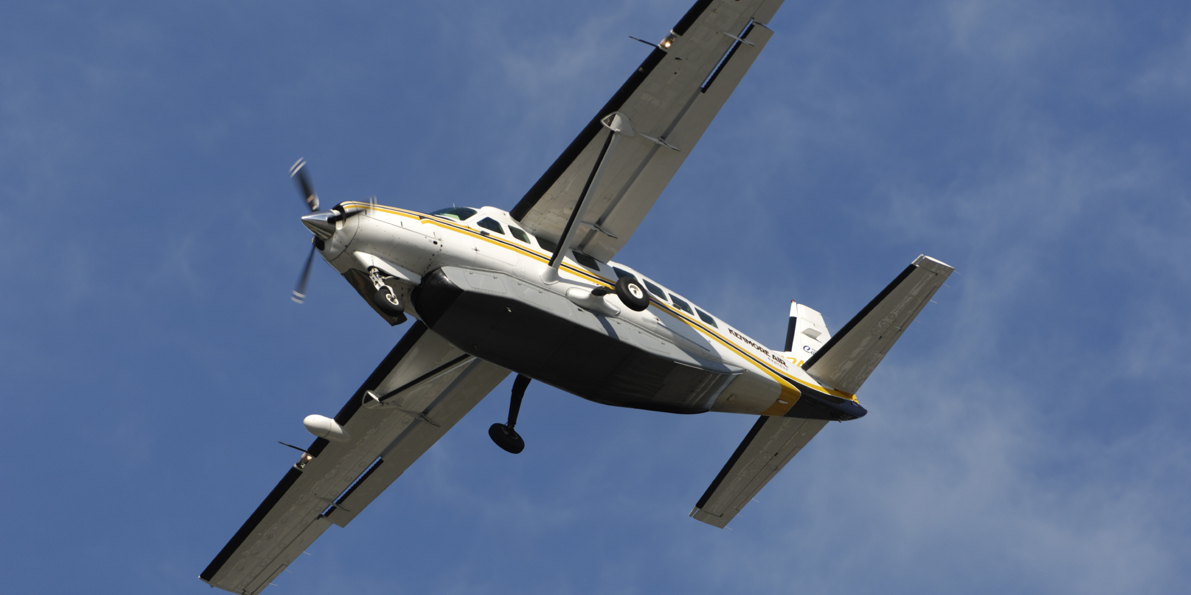 A plane flying in the sky | Source: Getty Images