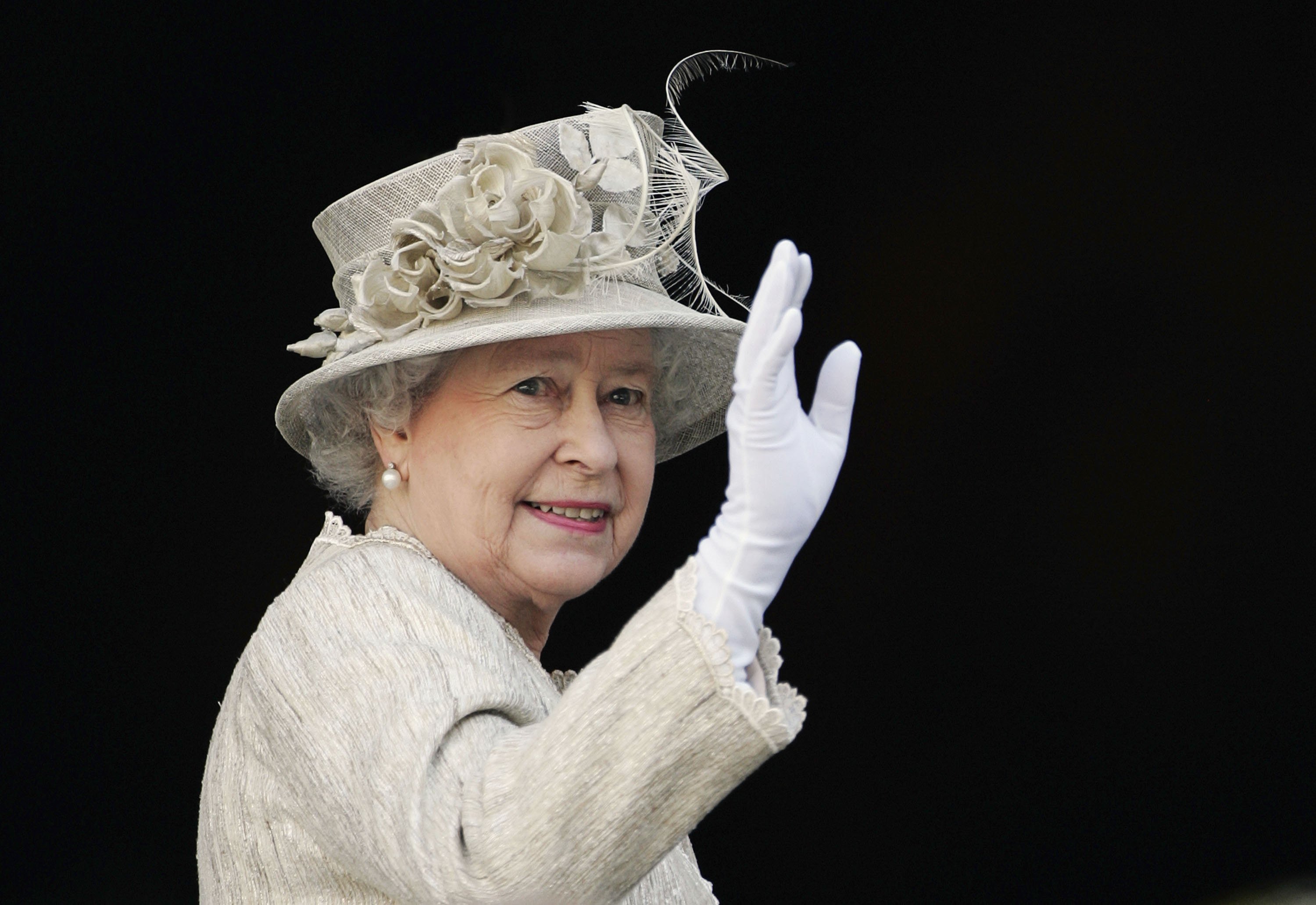 Queen Elizabeth II arriving at St Paul's Cathedral for a service of Thanksgiving held in honour of her 80th birthday on June 15, 2006 in London, England. | Source: Getty Images