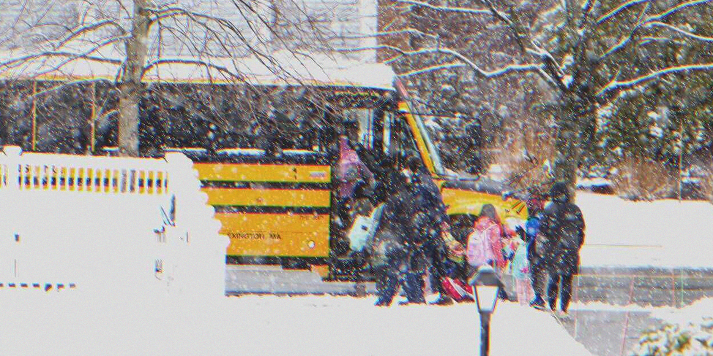 A boy in kindergarten boarded the bus without knowing his mom was supposed to pick him up. | Source: Shutterstock