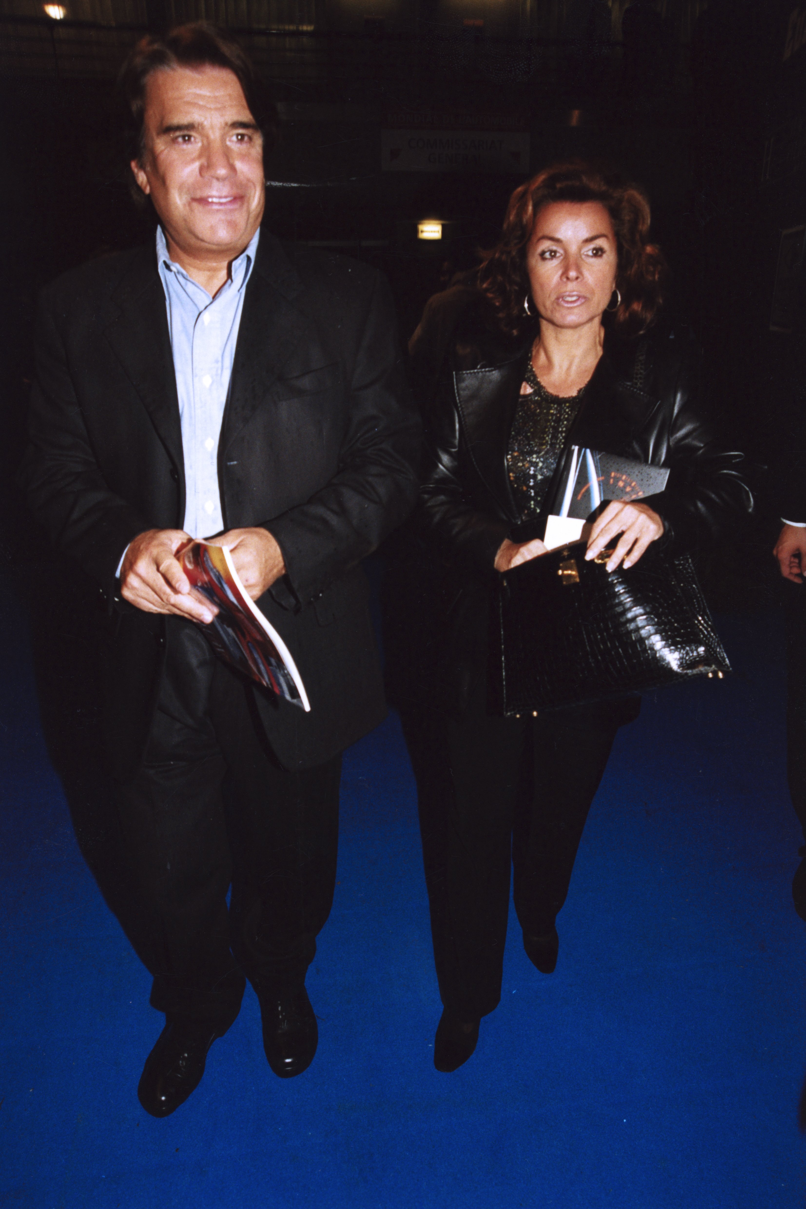 Bernard Tapie et sa femme Dominique le 28 septembre 2000 à Paris | Source : Getty Images