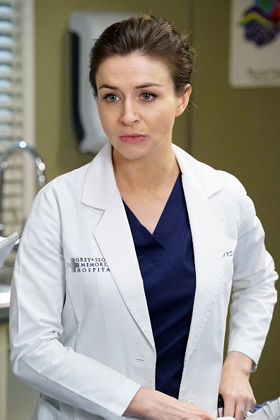 Caterina Scorsone on the set of Grey's Anatomy. | Photo: Getty Images.