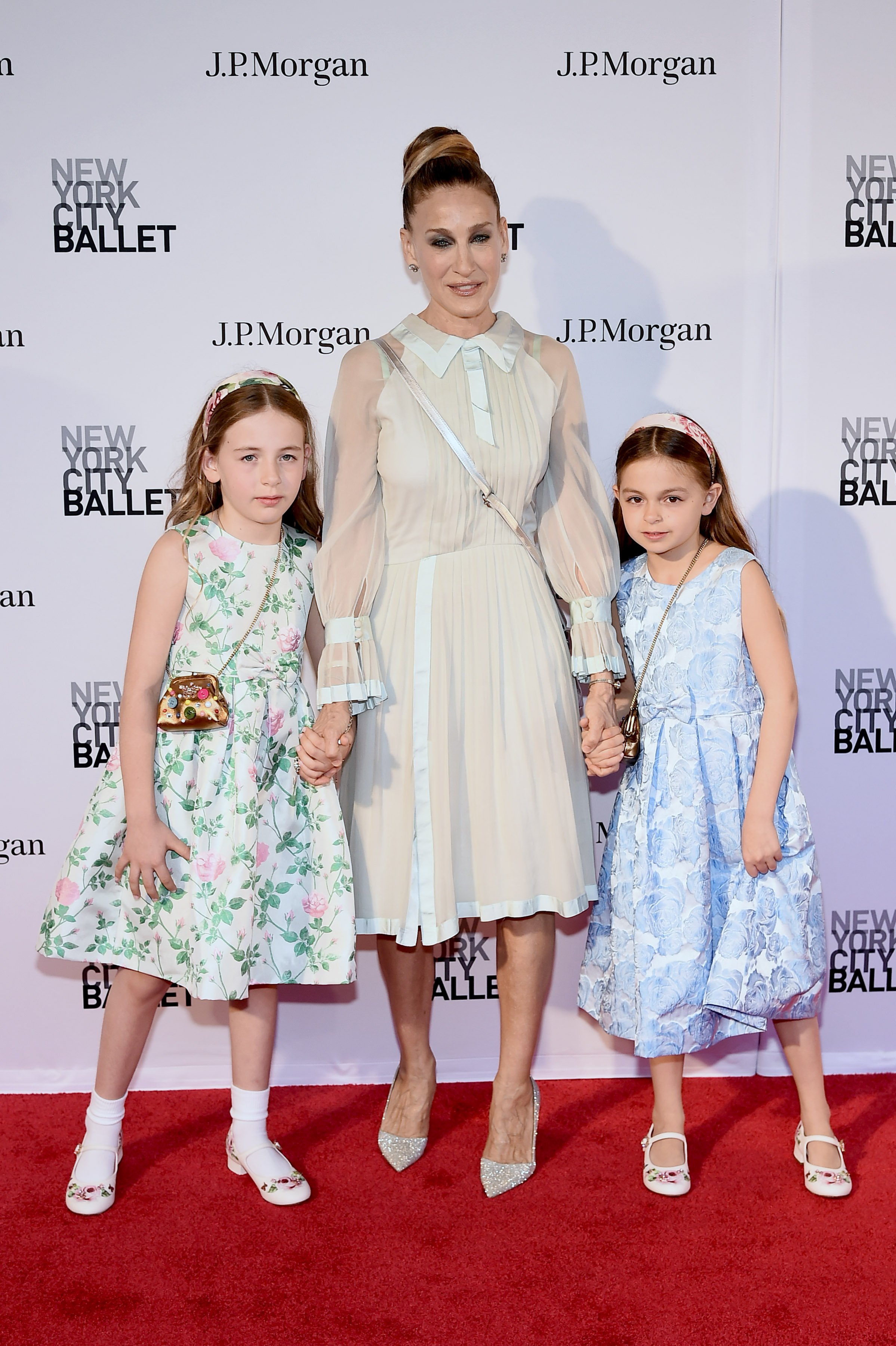 Sarah Jessica Parker, with her twin daughters Marion Loretta Elwell [Left] and Tabitha Hodge at Lincoln Center on May 3, 2018 in New York City | Source: Getty Images
