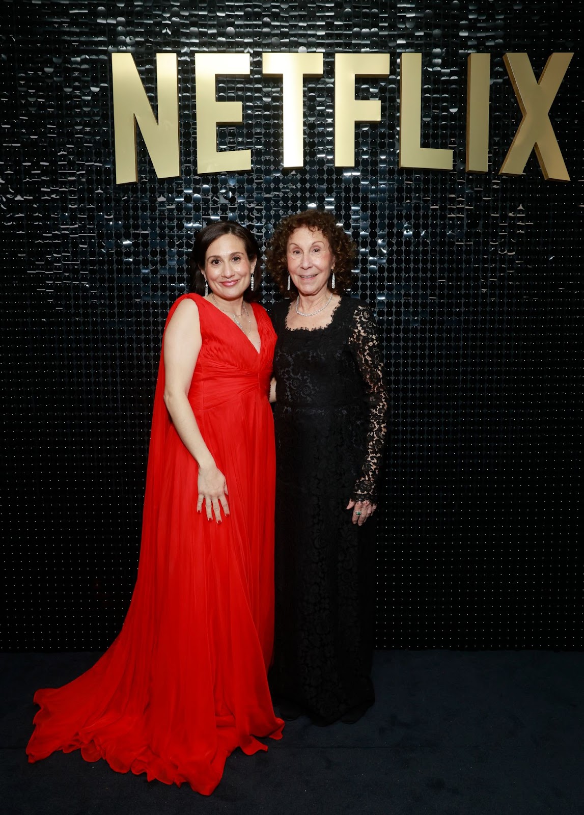 Lucy DeVito and Rhea Perlman at the 2024 Netflix SAG Celebration on February 24, 2024, in Los Angeles, California. | Source: Getty Images