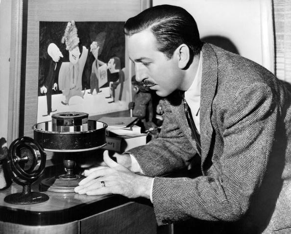 Walt Disney at his desk in 1945. | Photo: Getty Images