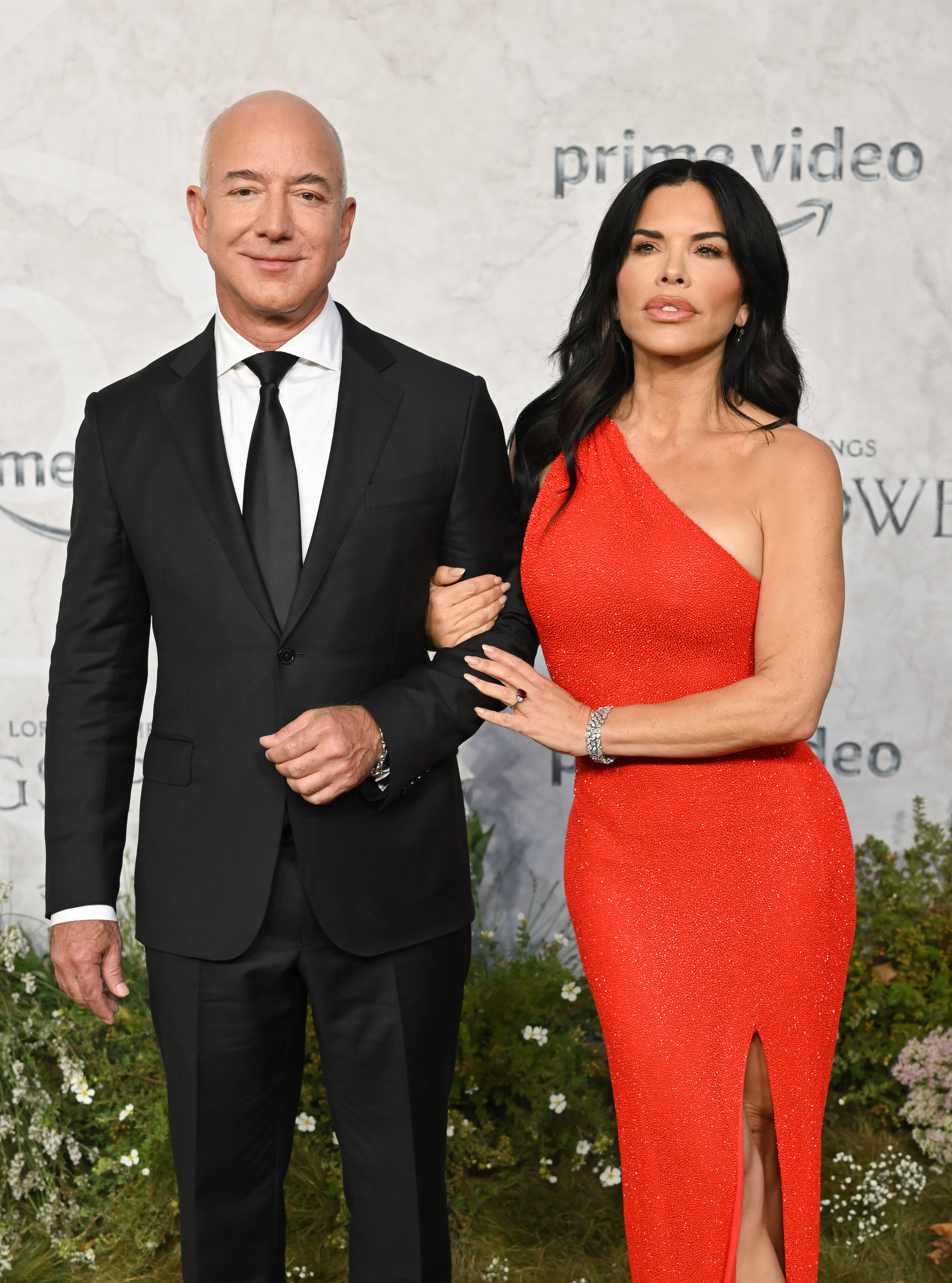 Jeff Bezos and Lauren Sánchez Bezos at "The Lord Of The Rings: The Rings Of Power" World Premiere in London, England on August 30, 2022. | Source: Getty Images