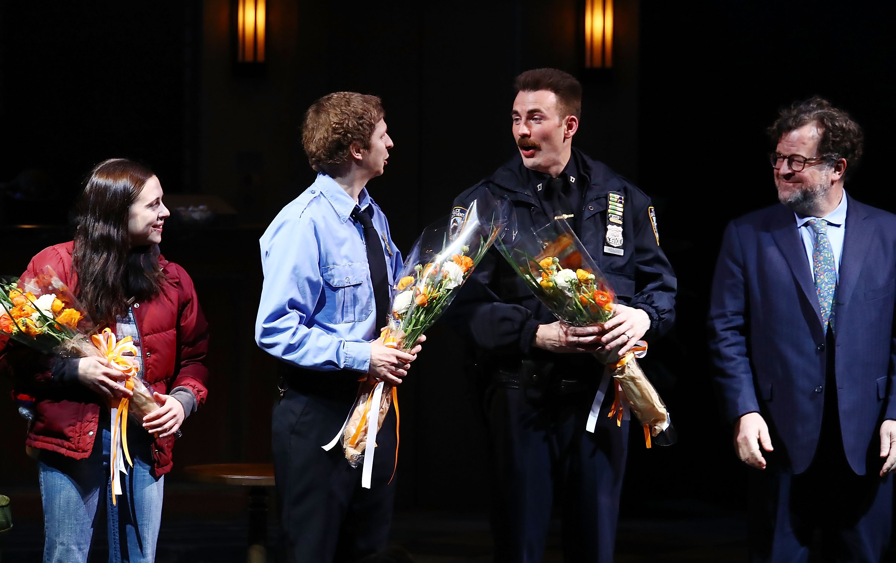 Chris Evans and his theater colleagues during a 2018 theater play in New York City. | Photo: Getty Images