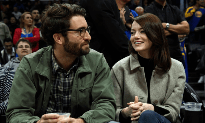 Emma Stone y Dave McCary en el Staples Center el 18 de enero de 2019 en Los Ángeles, California. | Foto Getty Images