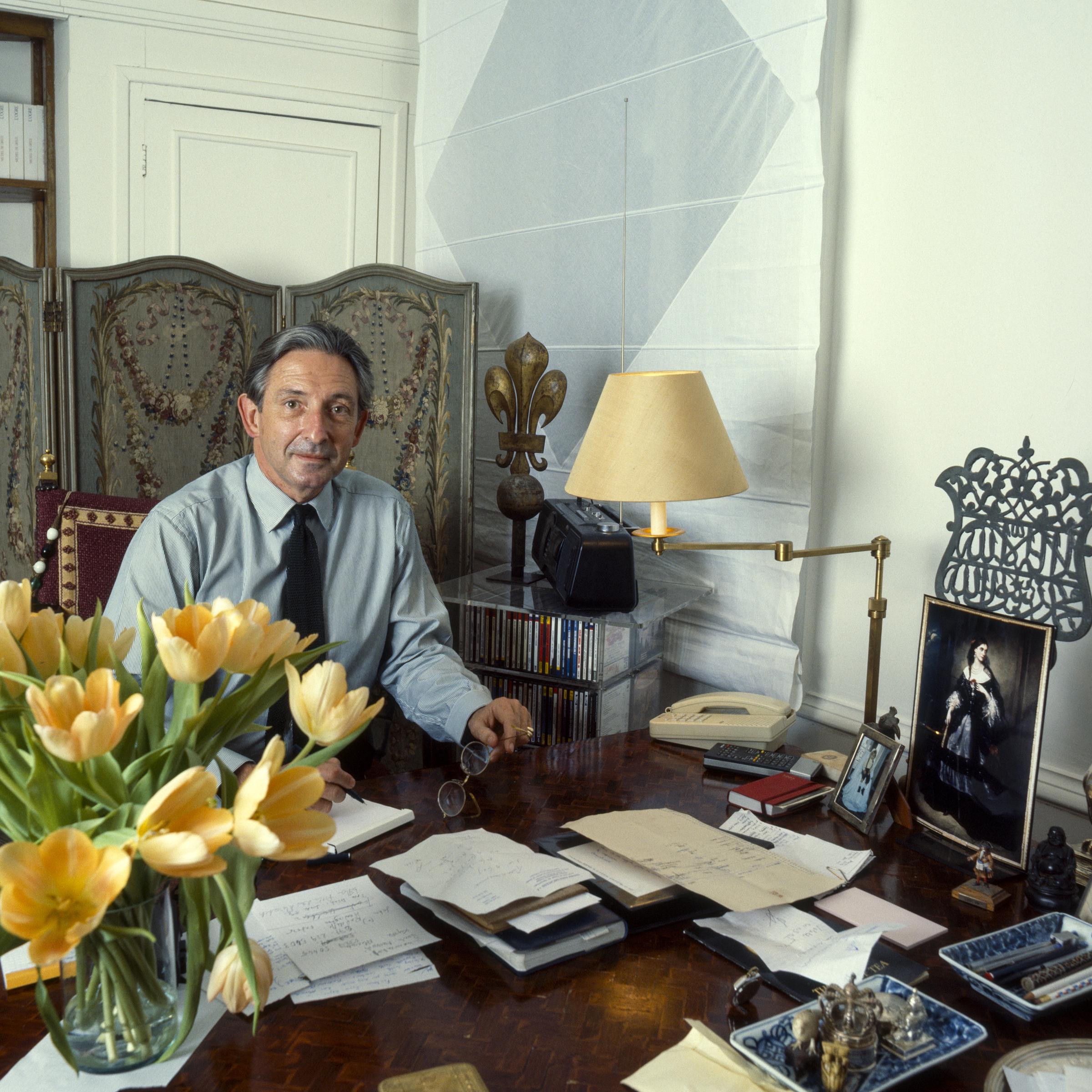 Michel de Grece in his Paris apartment on December 14, 1995 | Source: Getty Images