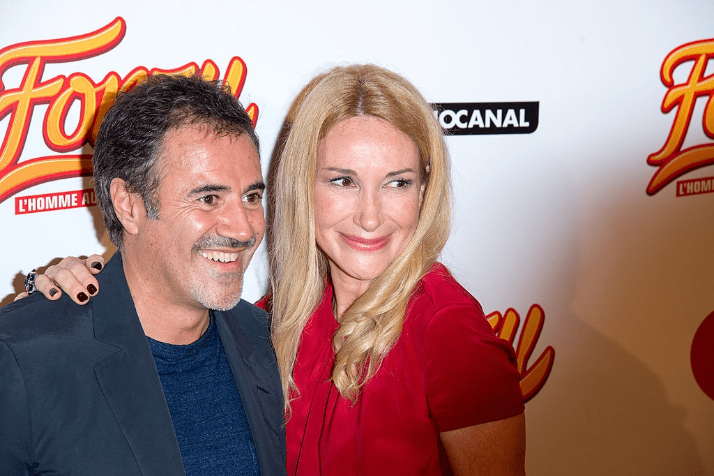 PARIS, FRANCE - 25 OCTOBRE : José Garcia et son épouse, la réalisatrice Isabelle Doval, assistent à la première de "Fonzy" à l'Opéra Gaumont le 25 octobre 2013 à Paris, France. | Photo : Getty Images PARIS, FRANCE - 25 OCTOBRE : José Garcia et son épouse, la réalisatrice Isabelle Doval, assistent à la première de "Fonzy" à l'Opéra Gaumont le 25 octobre 2013 à Paris, France. | Photo : Getty Images