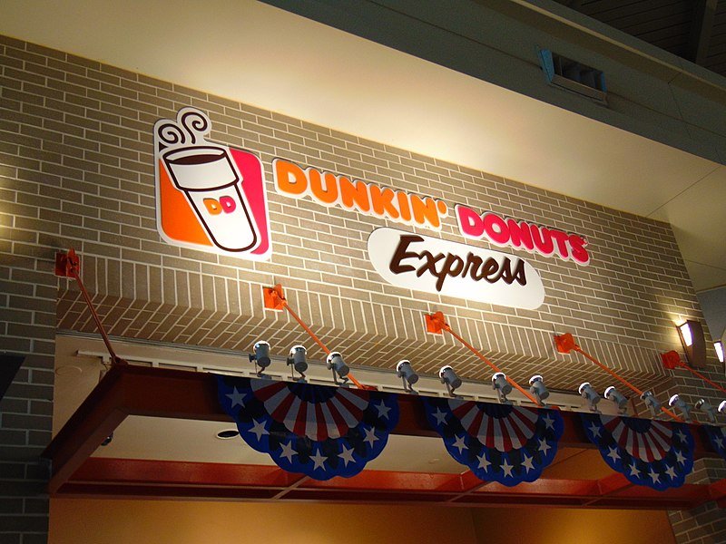  The Dunkin' Donuts Express in Chicago Midway Airport | Source: Wikimedia commons/ JJBers Public