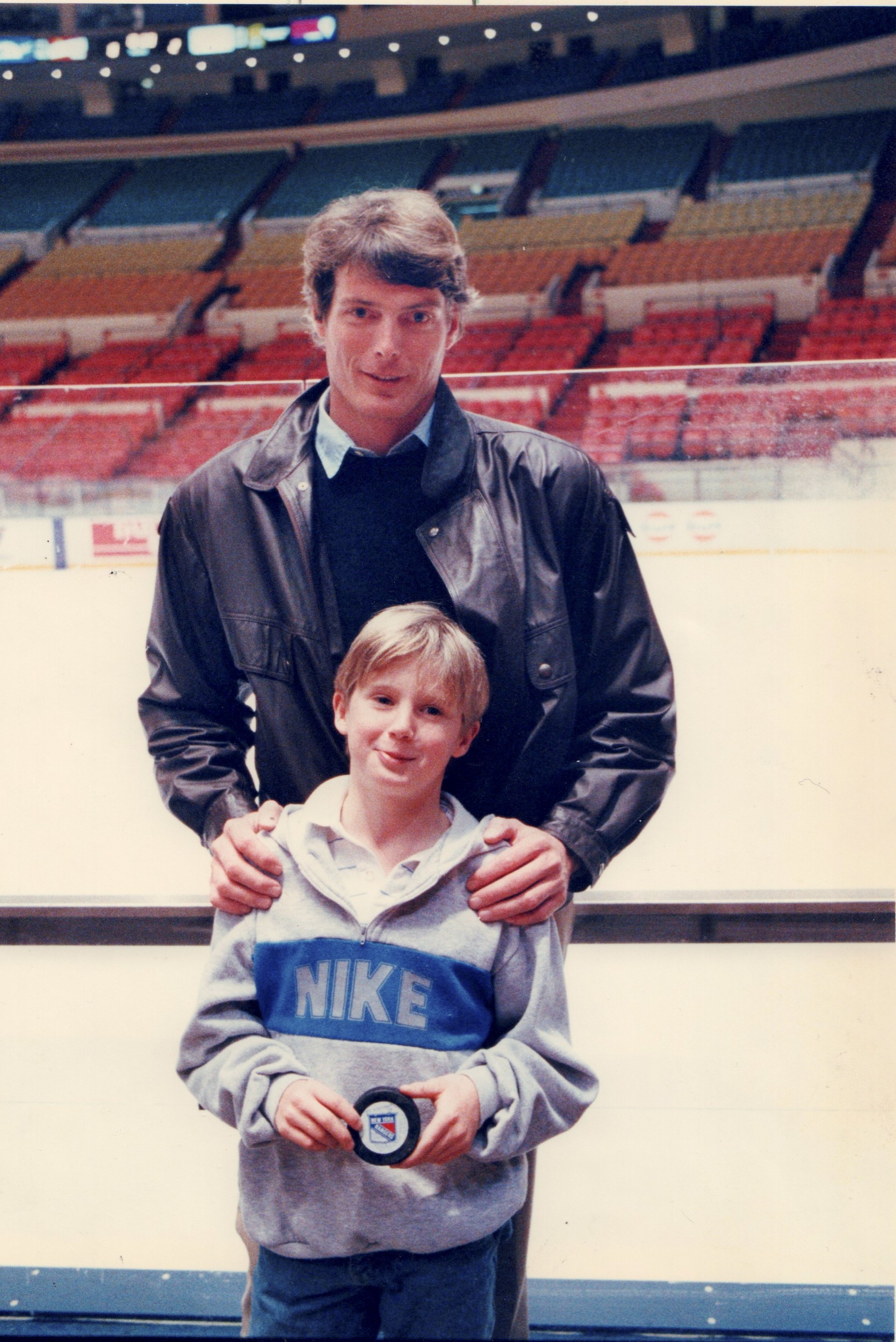 Christopher Reeve and Matthew Reeve during the New York Rangers game on October 23, 1988 at Madison Square Garden in New York City | Source: Getty Images