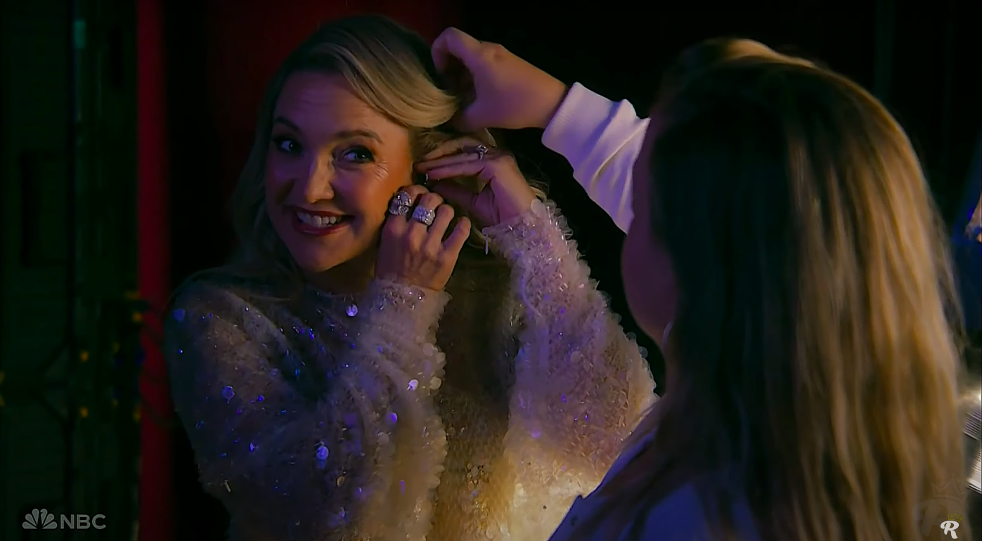 Kate Hudson getting ready to perform on stage at Little Big Town's "Christmas at the Opry" event, posted on December 17, 2024 | Source: YouTube/RemasterKingdom4K