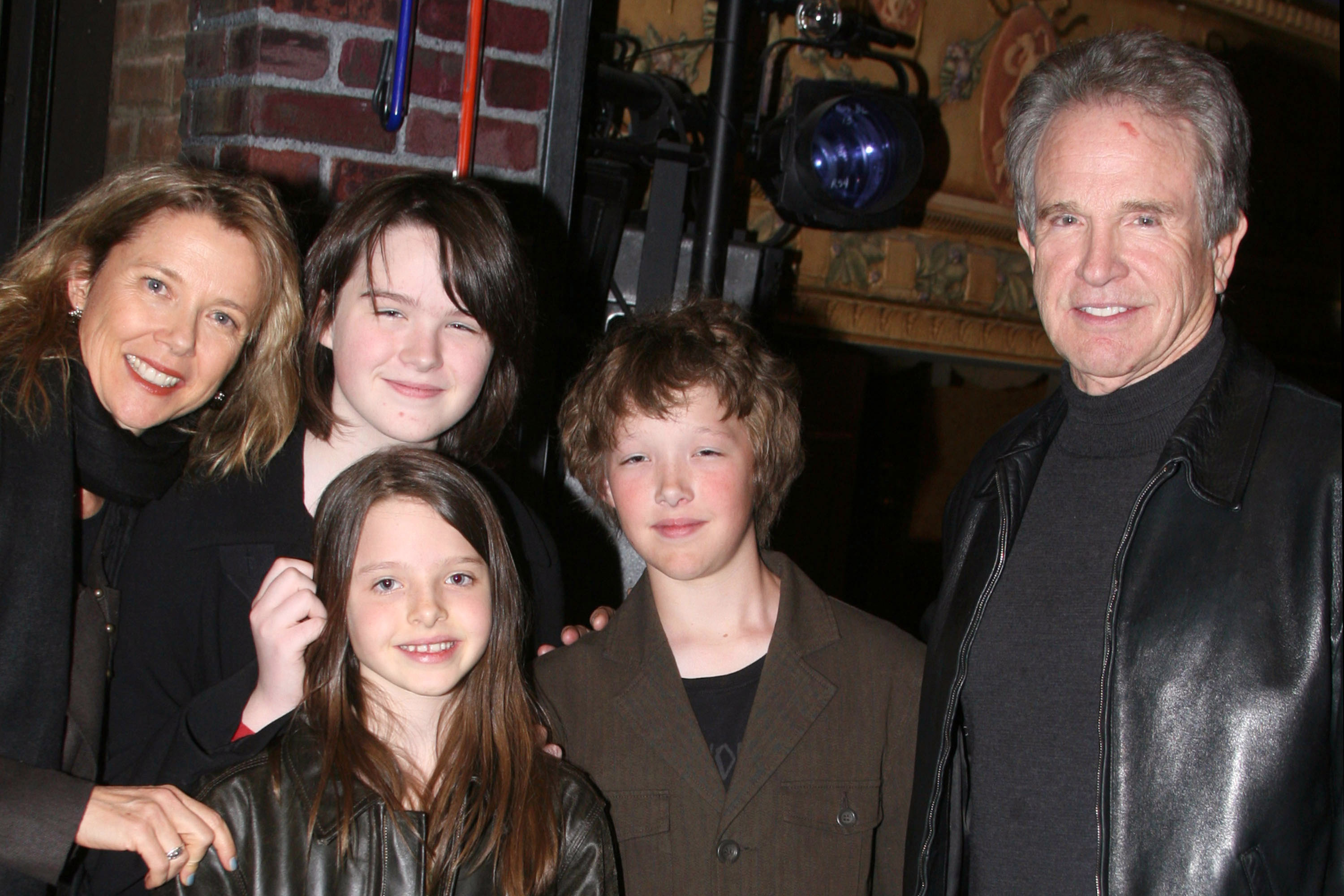 Annette Bening and Warren Beatty visit "Spring Awakening" with their children Kathlyn, Benjamin, and Isabel on April 6, 2022 | Source: Getty Images