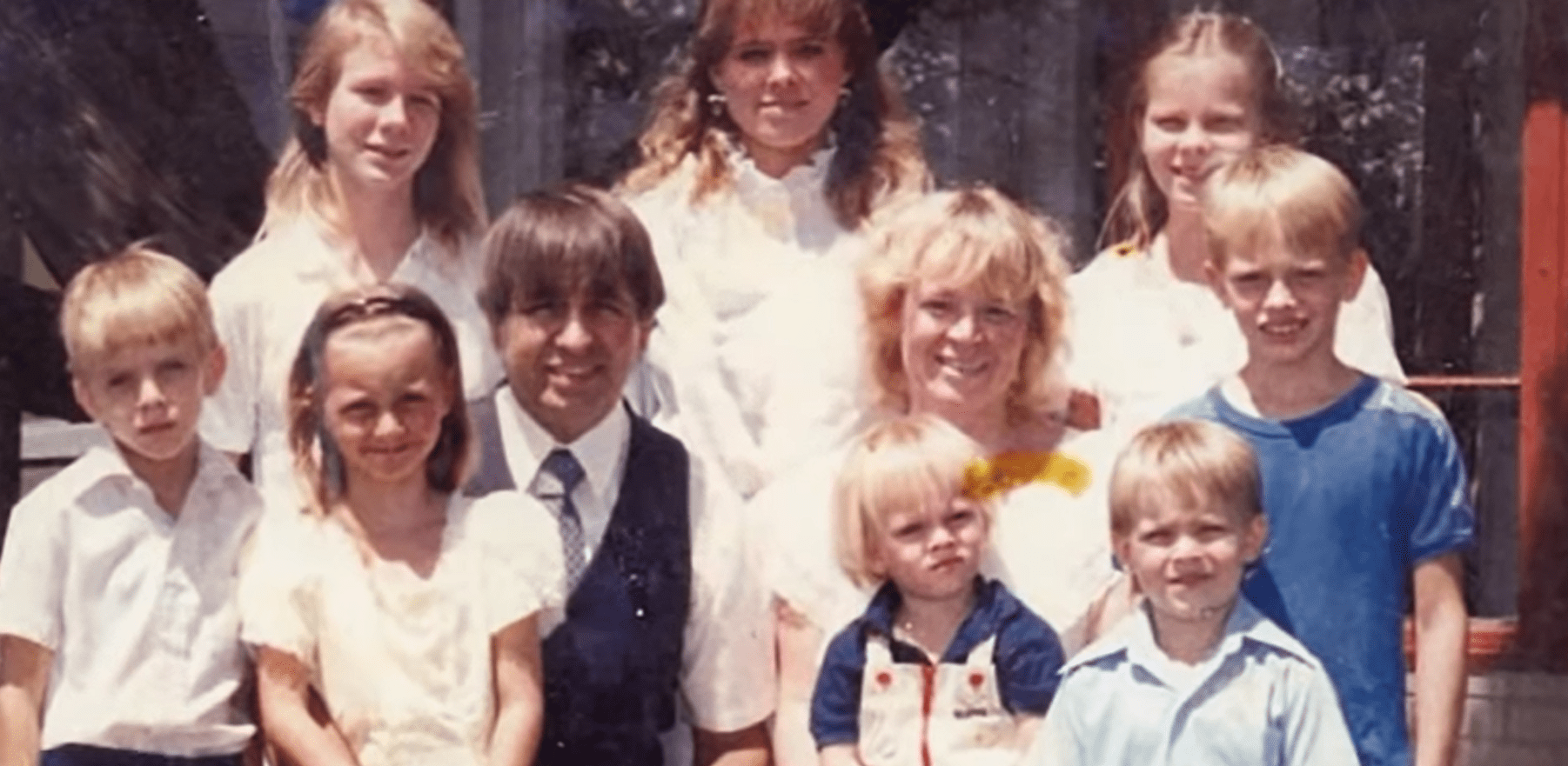 A family photo of Regina and Ernest Twiggs with their children. | Source: youtube.com/ABC News