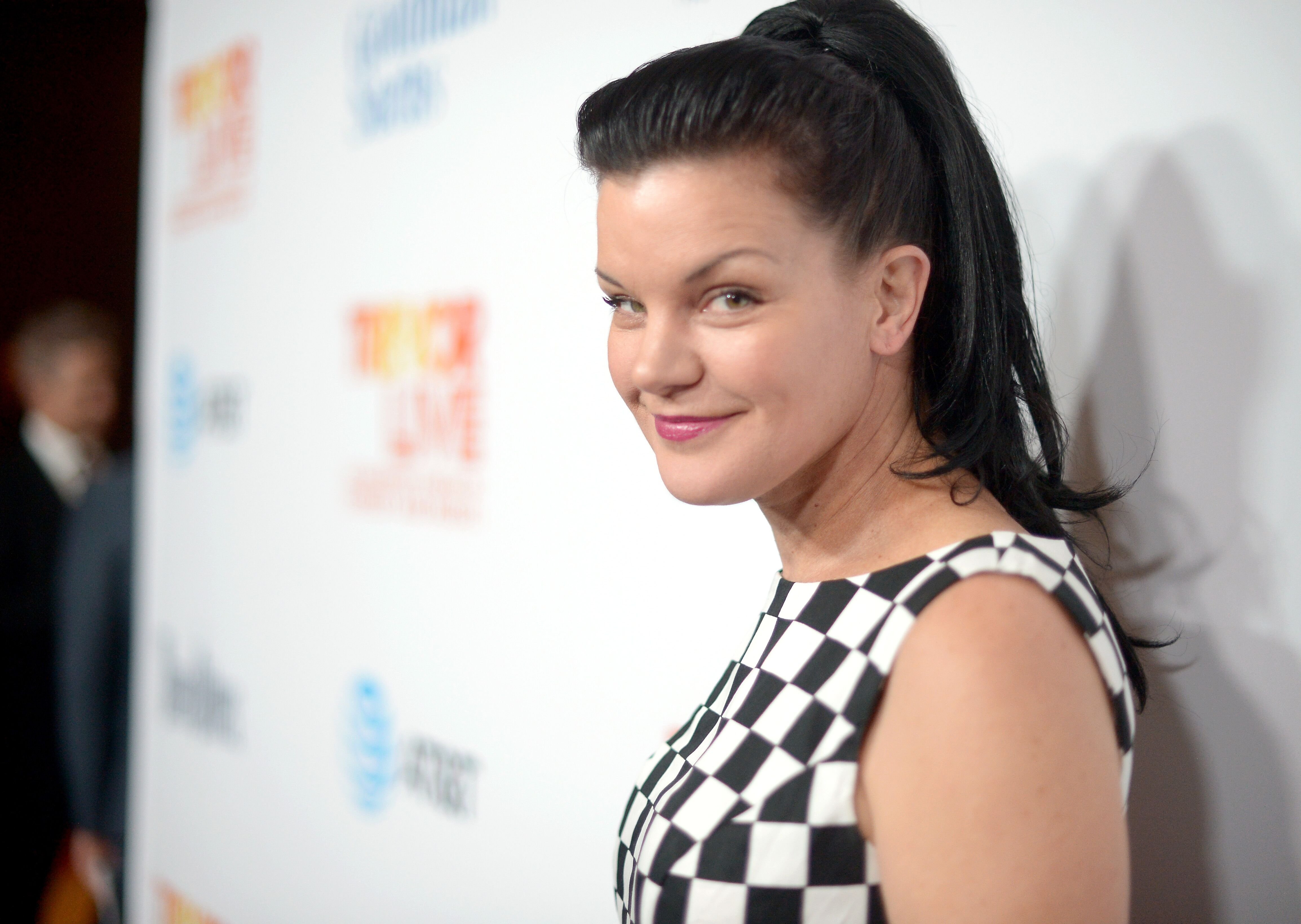 Pauley Perrette walks the red carpet. | Source: Getty Images