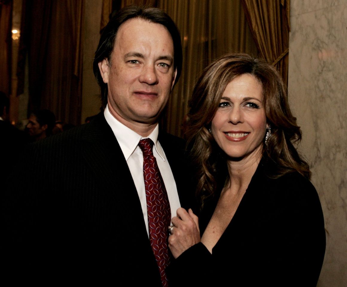 Tom Hanks and Rita Wilson speak during the EIF's Women's Cancer Research Fund on March 1, 2006 at the Regent Beverly Wilshire Hotel in Beverly Hills, California | Photo: Getty Images