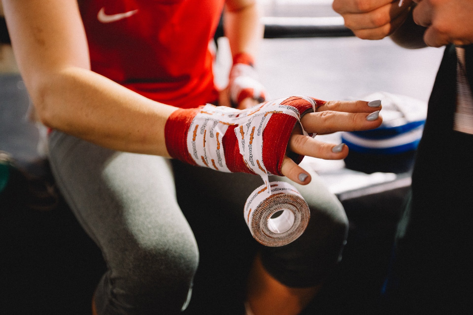 Eventually, Norah started going to therapy and formed a girls' arm-wrestling team, which increased her confidence. | Source: Unsplash