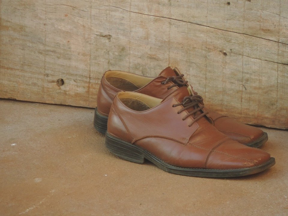 Une vieille paire de chaussures. | Source : Pixabay Une vieille paire de chaussures. | Source : Pixabay