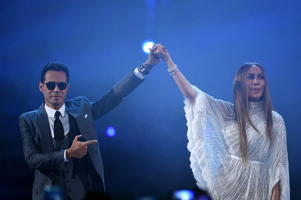 Marc Anthony and Jennifer Lopez onstage at The 17th Annual Latin Grammy Awards at T-Mobile Arena on November 17, 2016  | Photo: Getty Images