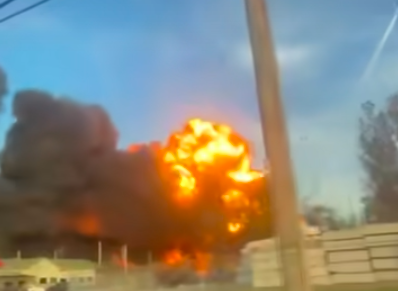 Flames engulfing nearby structures after the plane crash. | Source: Facebook/Kevin Steele