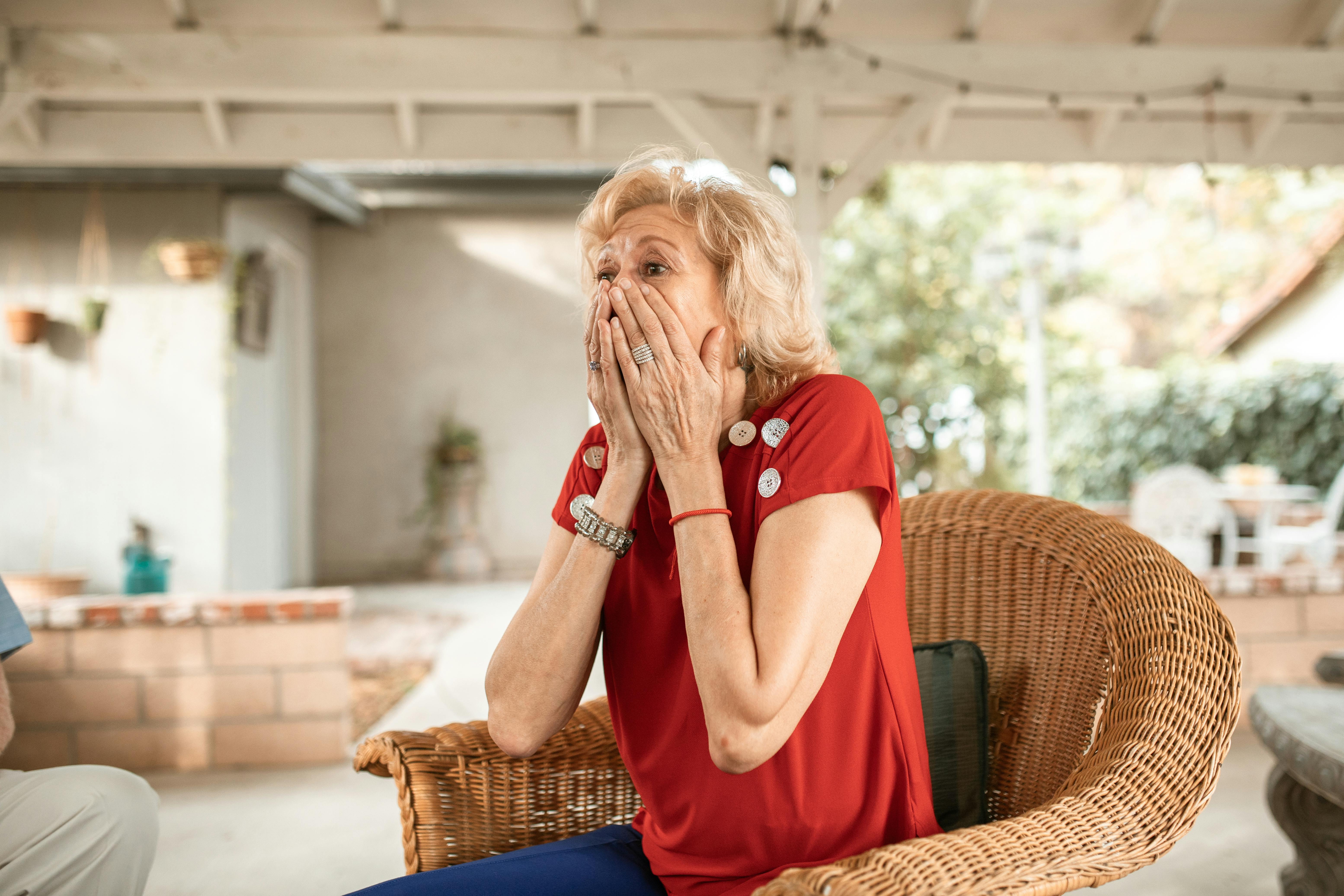 A surprised elderly woman | Source: Pexels