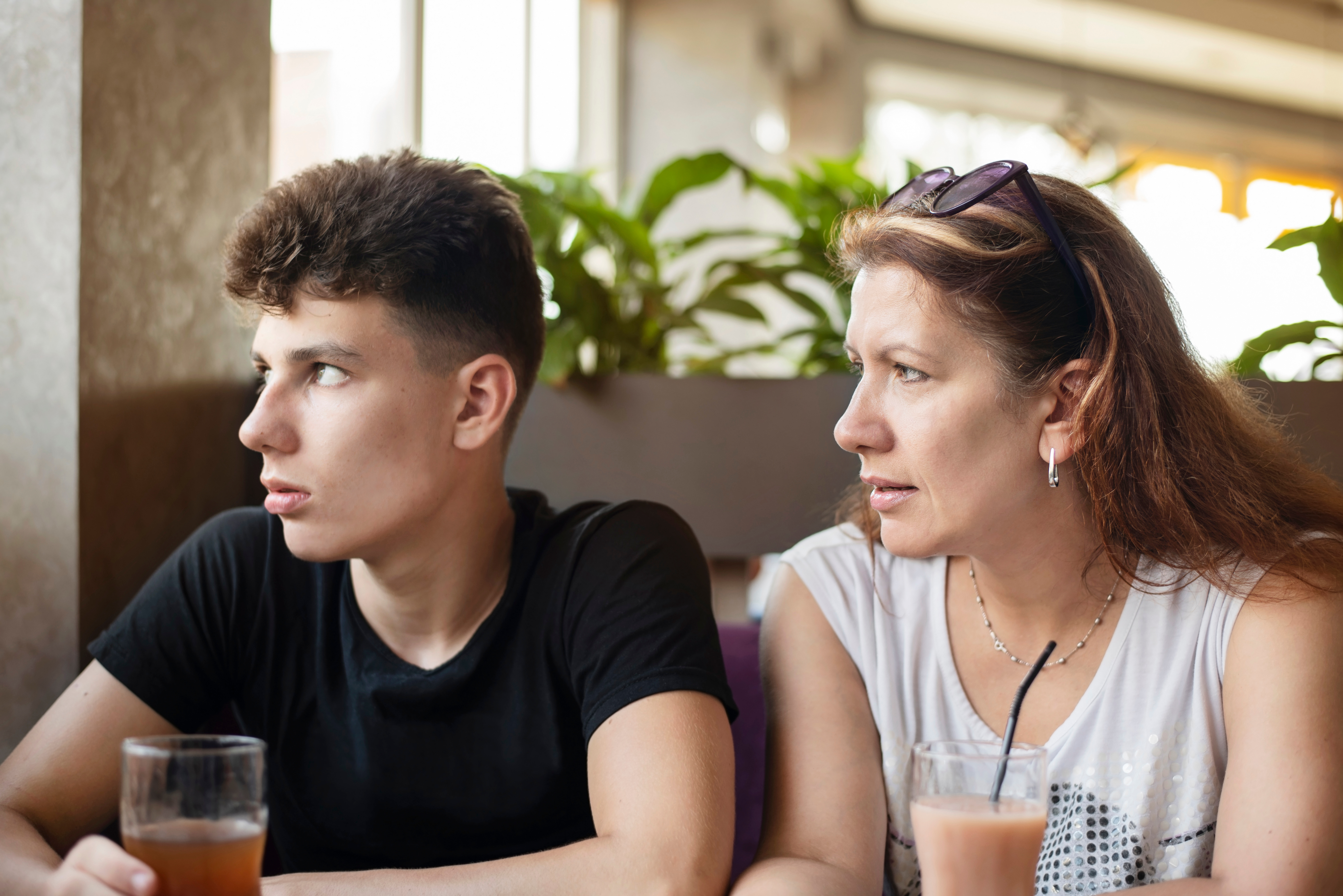 A mother talking to her teenager son | Source: Shutterstock