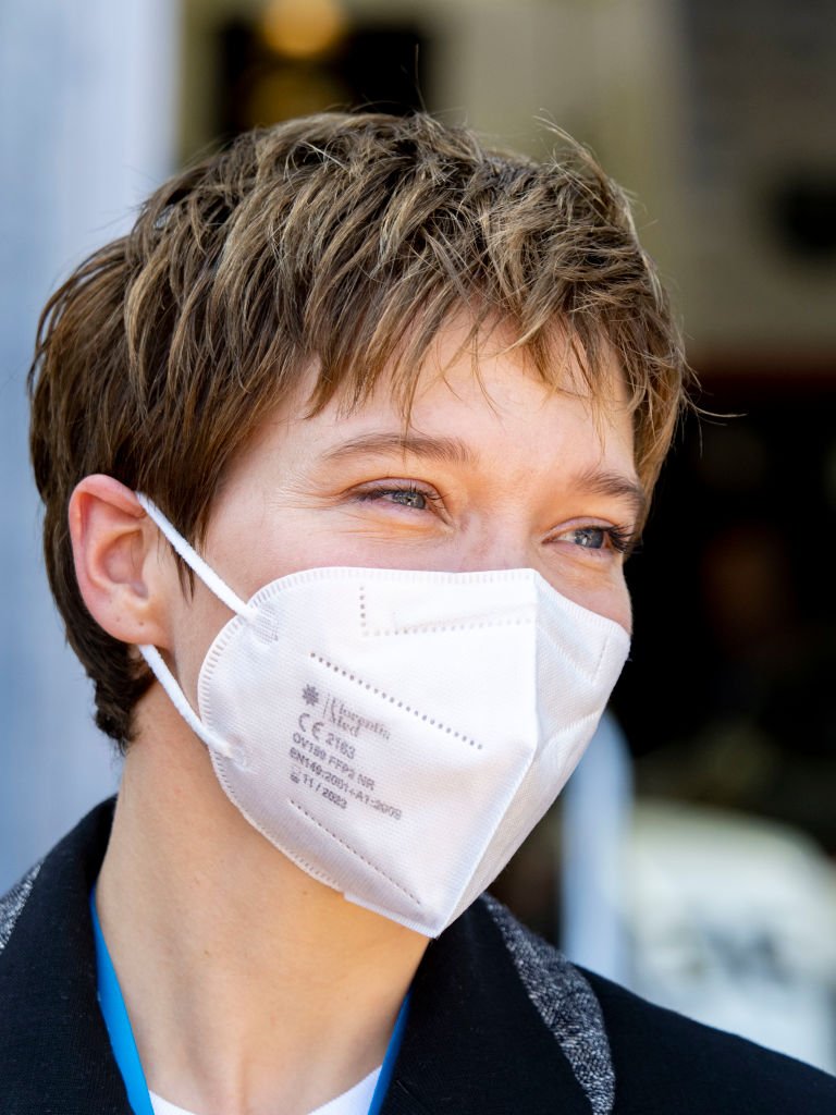 Léa Seydoux portant un masque. | Photo : Getty Images