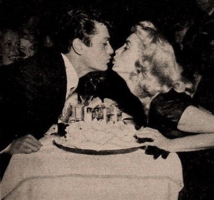 Tony Curtis and Janet Leigh, 1954. | Source: Wikimedia Commons