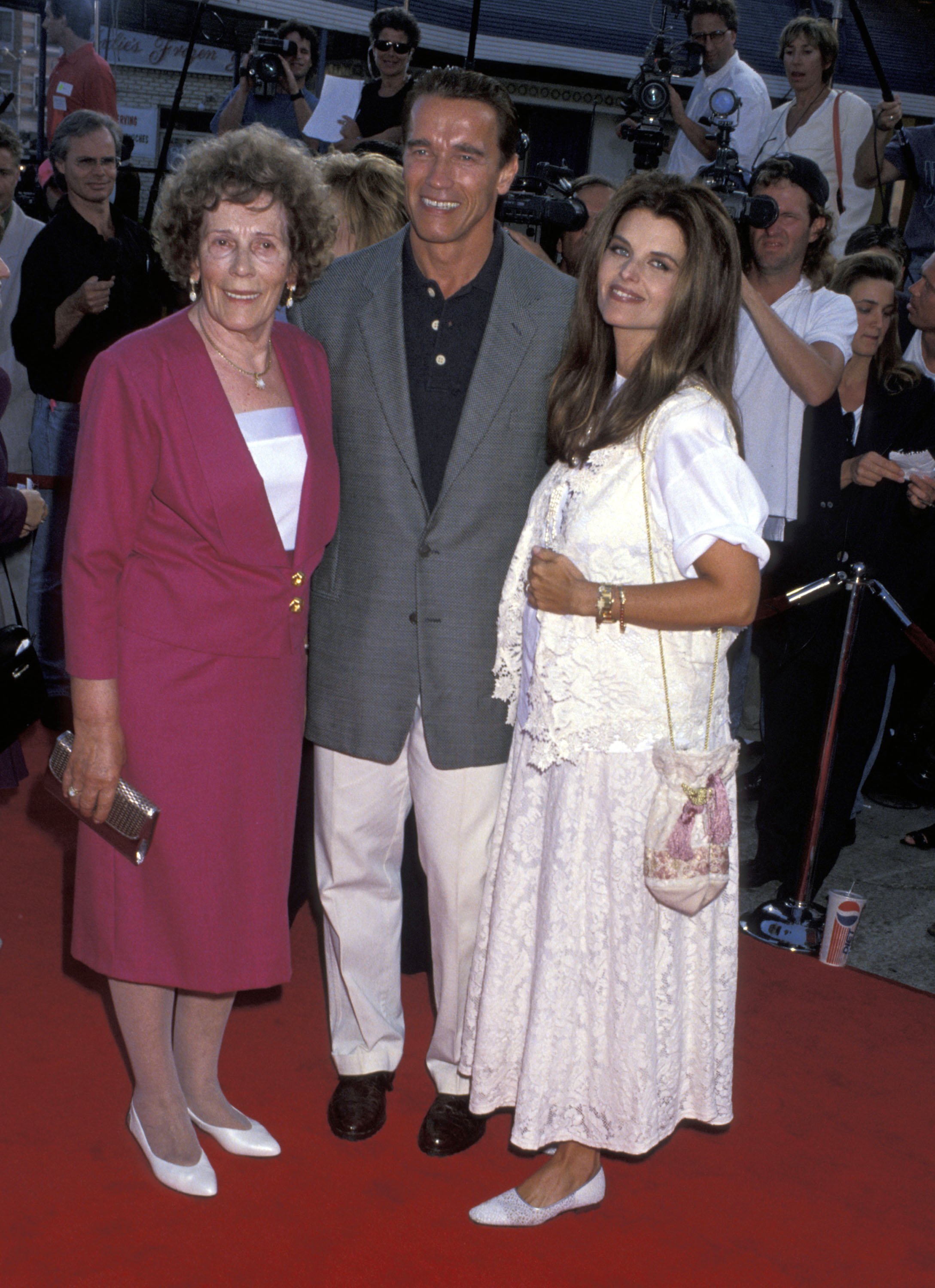 Arnold Schwarzenegger, Aurelia Schwarzenegger, and Maria Shriver at the world premiere of "Last Action Hero" in Westwood, California, on June 13, 1993 | Source: Getty Images