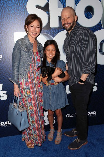 Actor Jon Cryer, wife Lisa Joyner and daughter Daisy Cryer attend the premiere of Global Road Entertainment's "Show Dogs" at TCL Chinese 6 Theatres on May 5, 2018 in Hollywood, California | Source: Getty Images