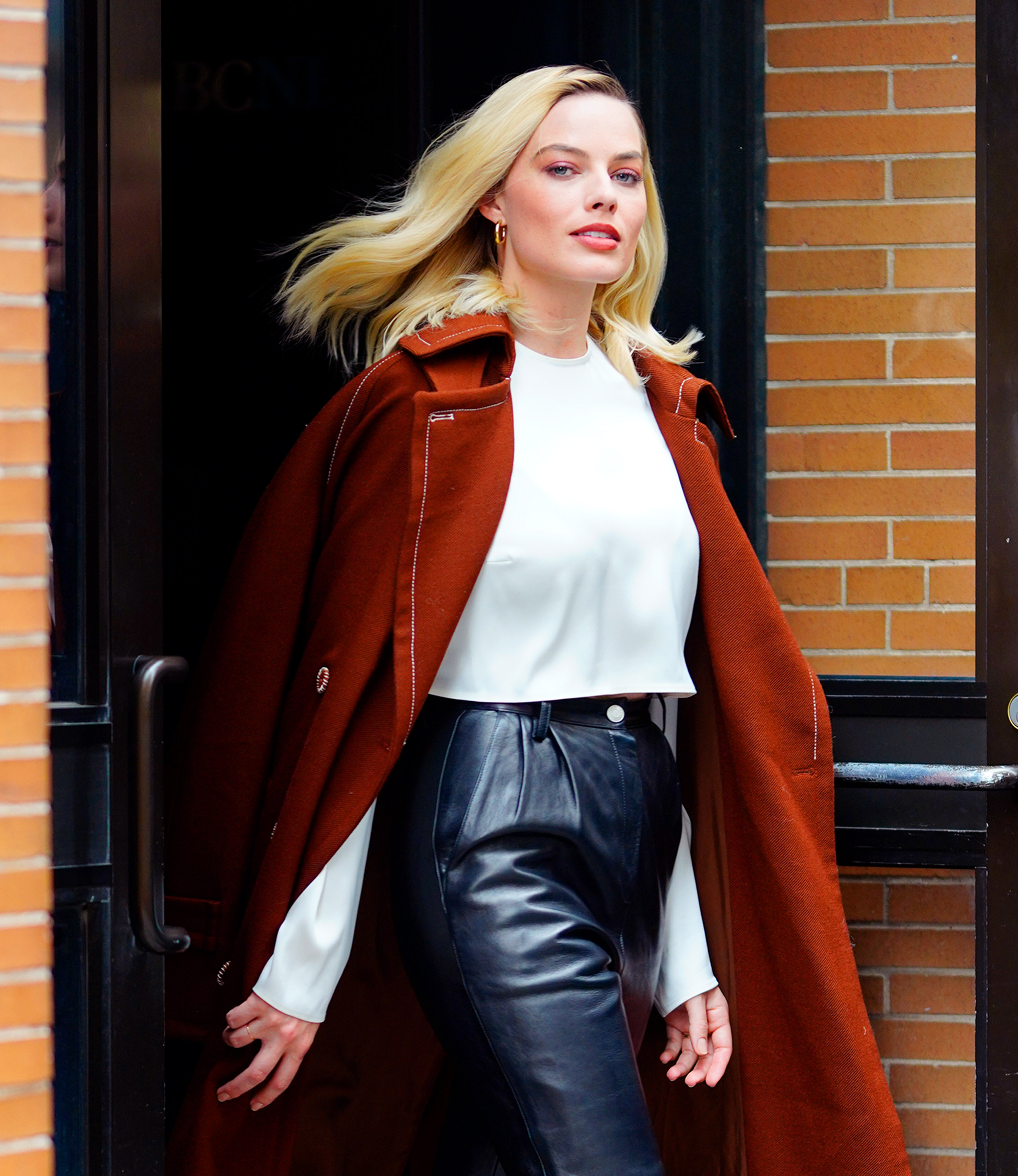 Margot Robbie spotted out in New York City on February 4, 2020 | Source: Getty Images
