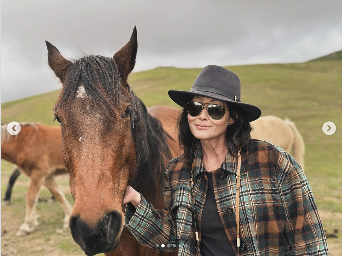 Shannen Doherty with a horse, dated January 2024 | Instagram/TheShando