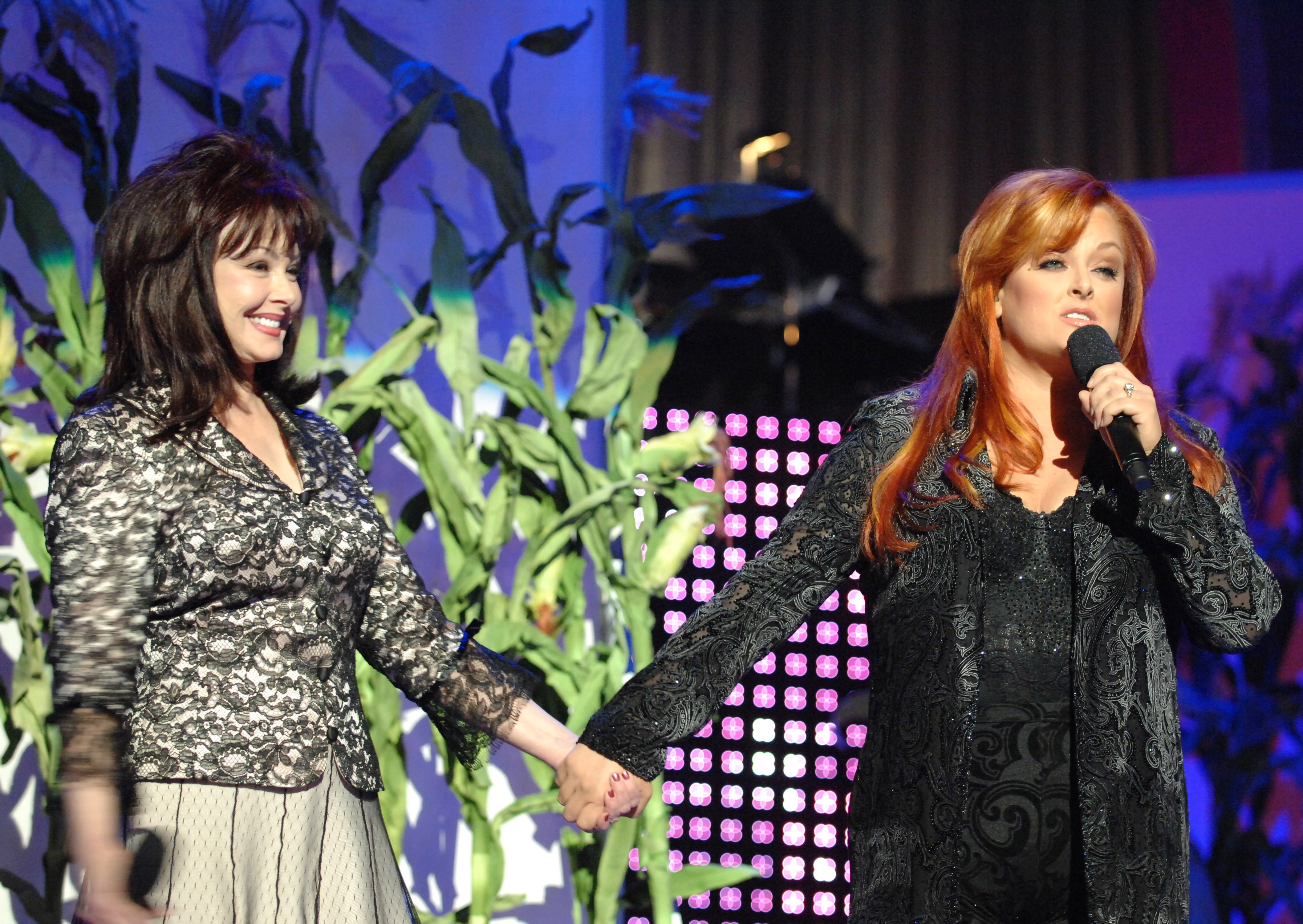 Naomi and Wynonna Judd perform "Mama, He's Crazy" at the 5th Annual TV Land Awards on April 14, 2007. | Source: Lester Cohen/WireImage/Getty Images