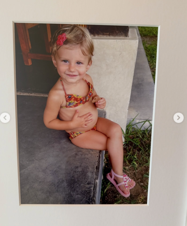 A very young Vivian Brady in a swimsuit, as seen from a post dated December 5, 2025. | Source: Instagram/tombrady