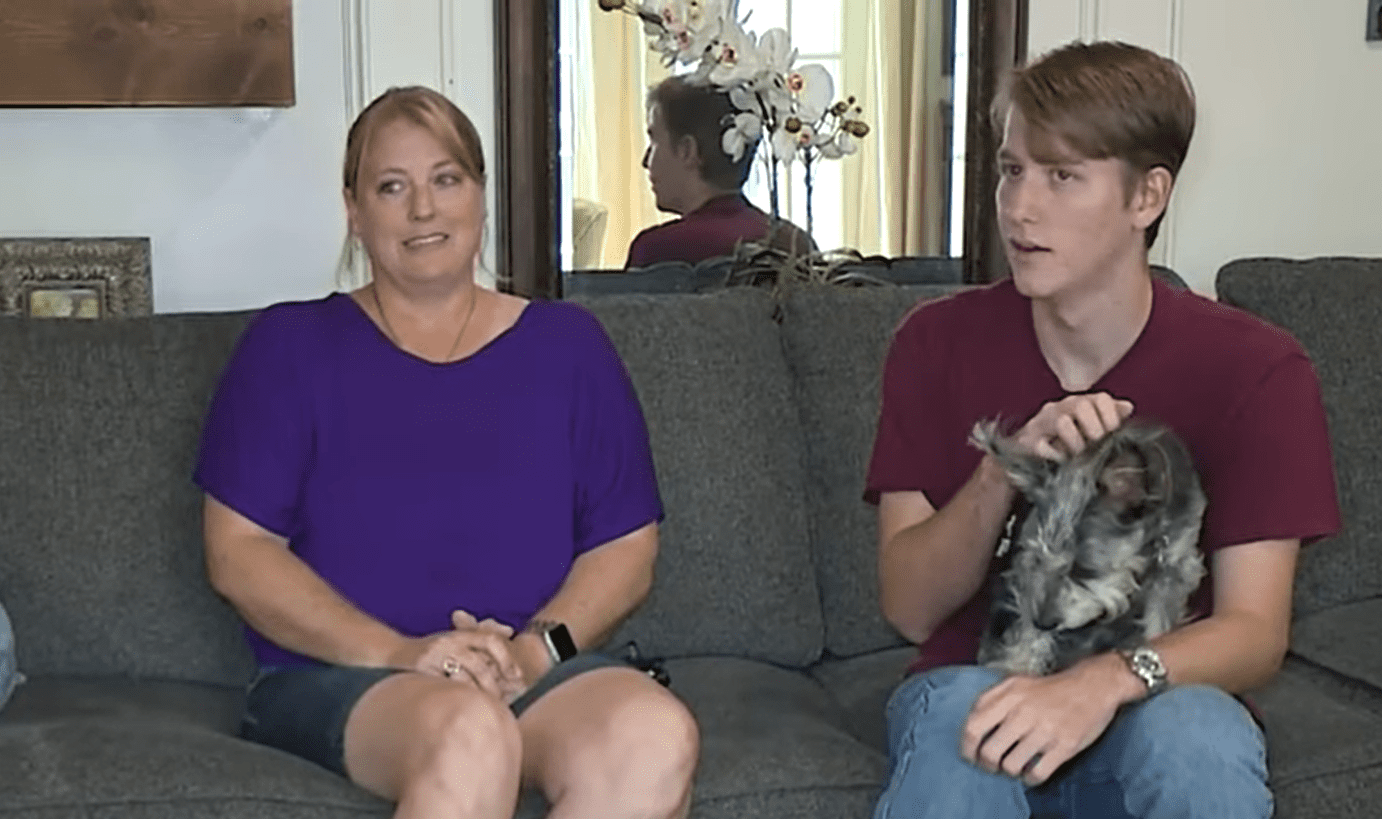 Zack Randolph with his mother and dog. │ Source: youtube.com/KPRC 2 Click2Houston