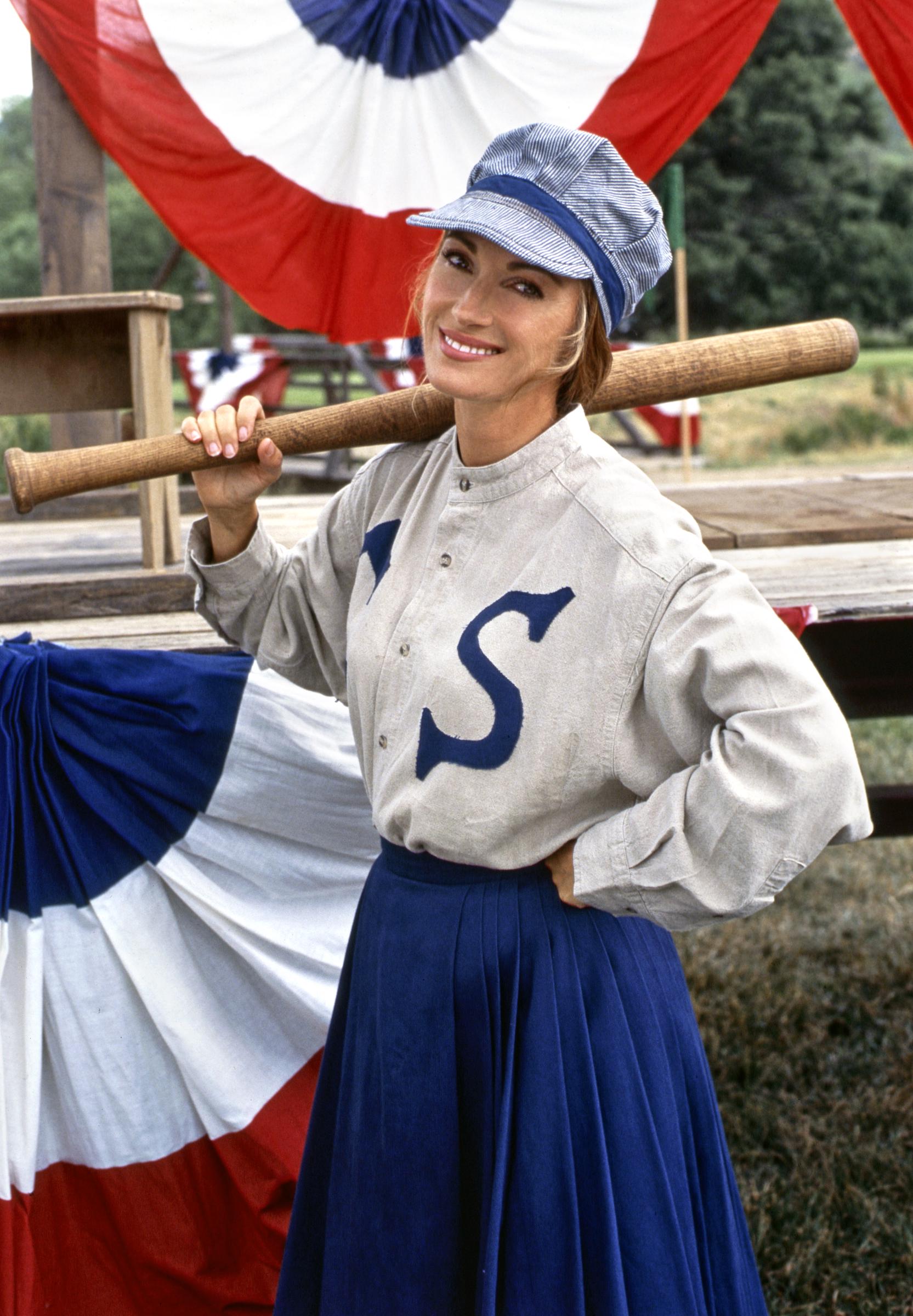 The actress on the set of "Dr. Quinn, Medicine Woman," 1993 | Source: Getty Images