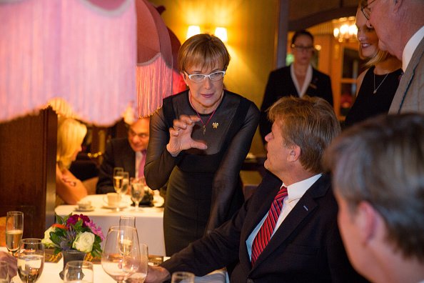 La propriétaire du Relais Bernard Loiseau, Dominique Loiseau, après un dîner de gala. |Photo : Getty Images