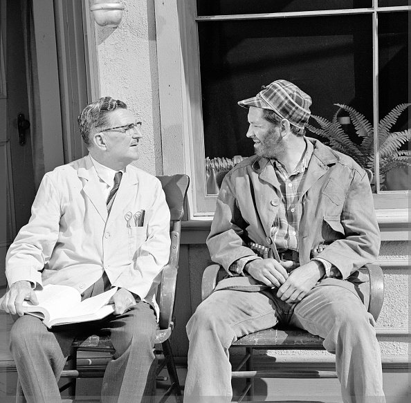 Howard McNear as barber Floyd Lawson and George Lindsey as Goober in a scene from the television series "The Andy Griffith Show," circa 1966. | Photo: Getty Images