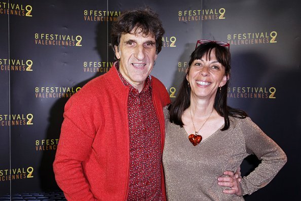 Gilles Benizio, Corinne Benizio , alias "Shirley et Dino" assistent à la photocall vaant la cérémonie de clôture du Festival du film de Valenciennes à Valenciennes, France. | Photo : Getty Images