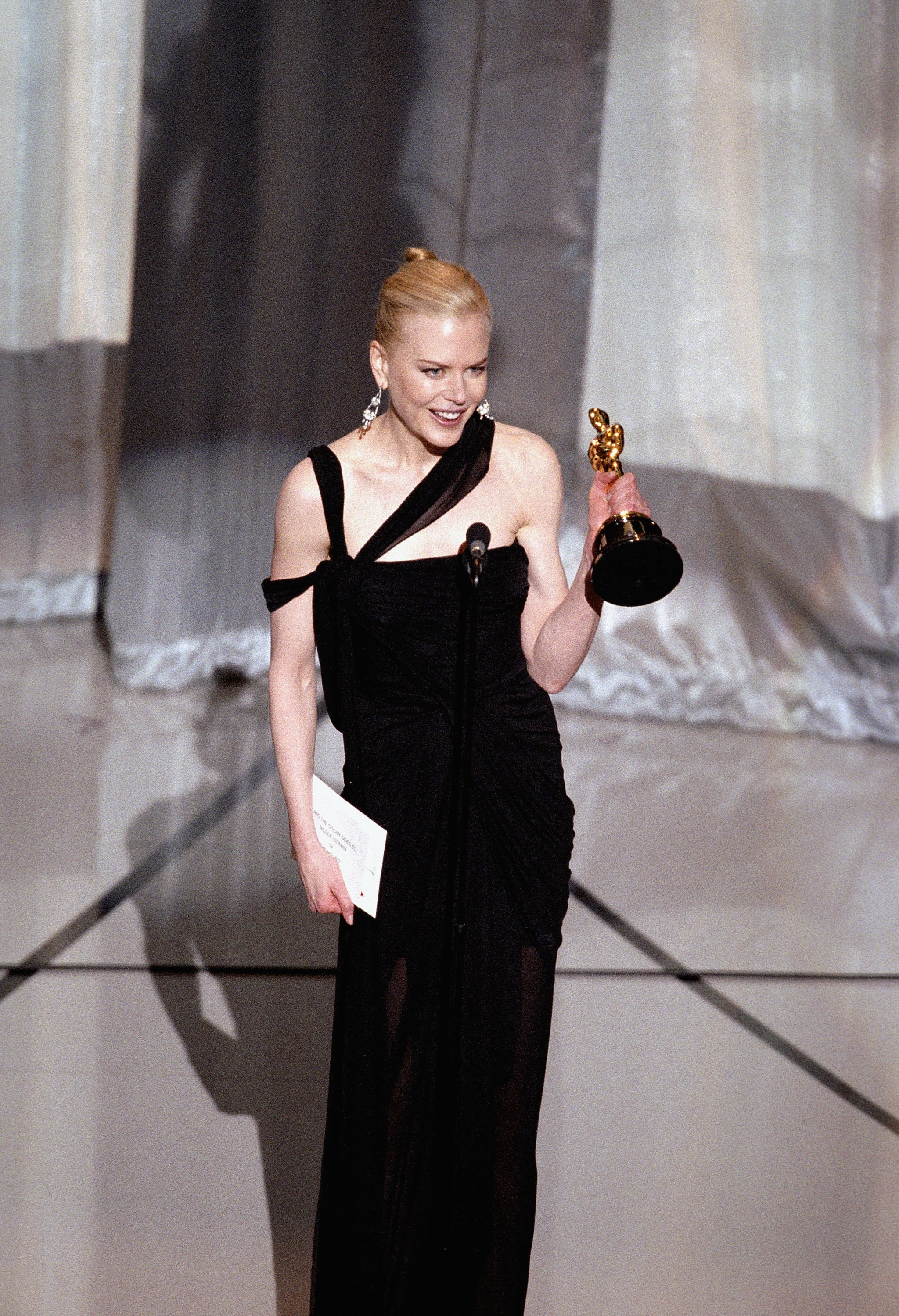 Nicole Kidman accepts her award for Best Actress for her performance in 