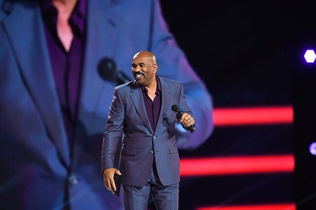 Steve Harvey on-stage one of his hosting gigs | Source: Getty Images/GlobalImagesUkraine