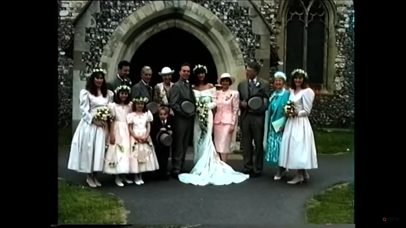 Kate Middleton and her family at her uncle's wedding  | Source: YouTube/SWNS