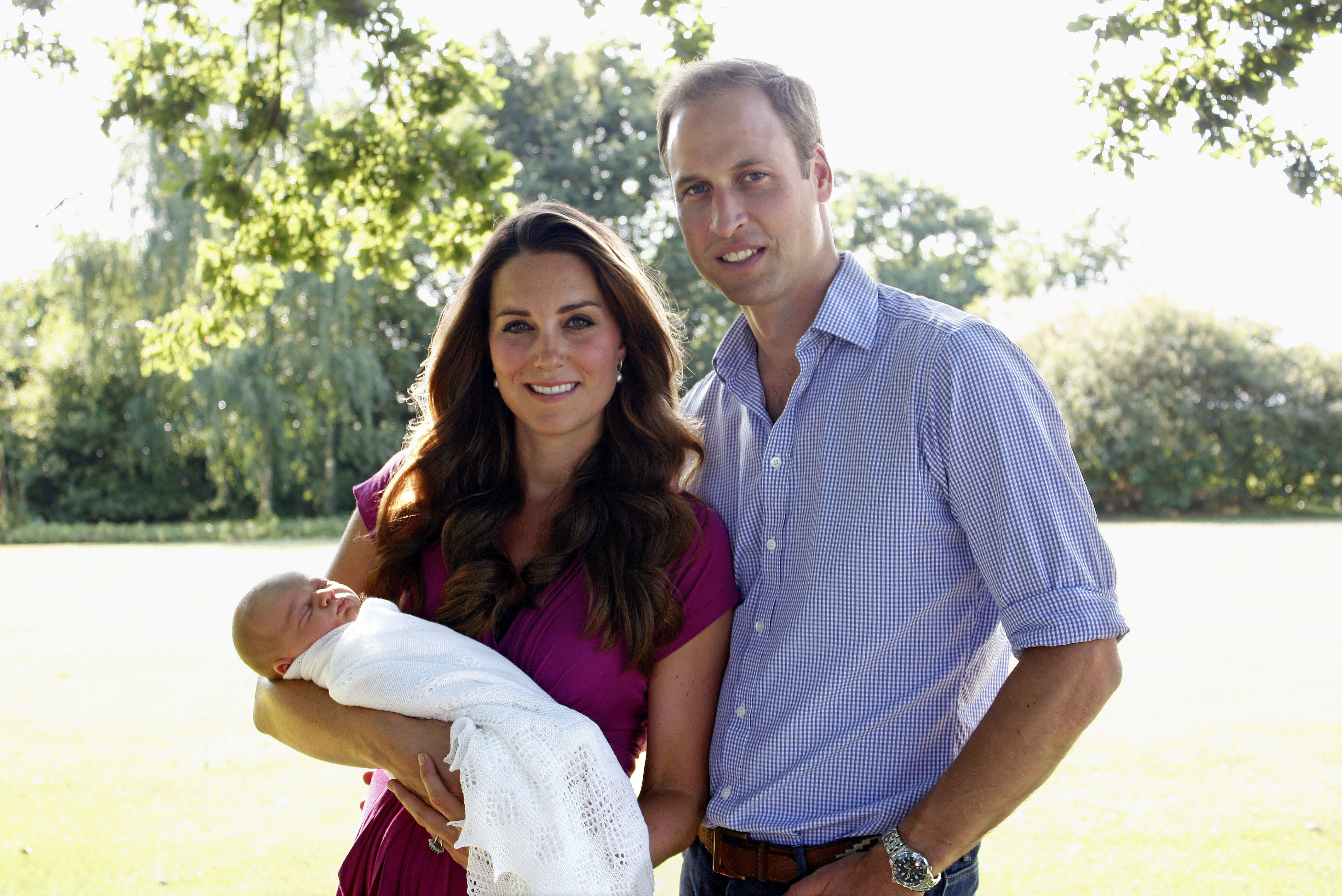 First official photo of Prince George after his birth | Photo: Getty Images