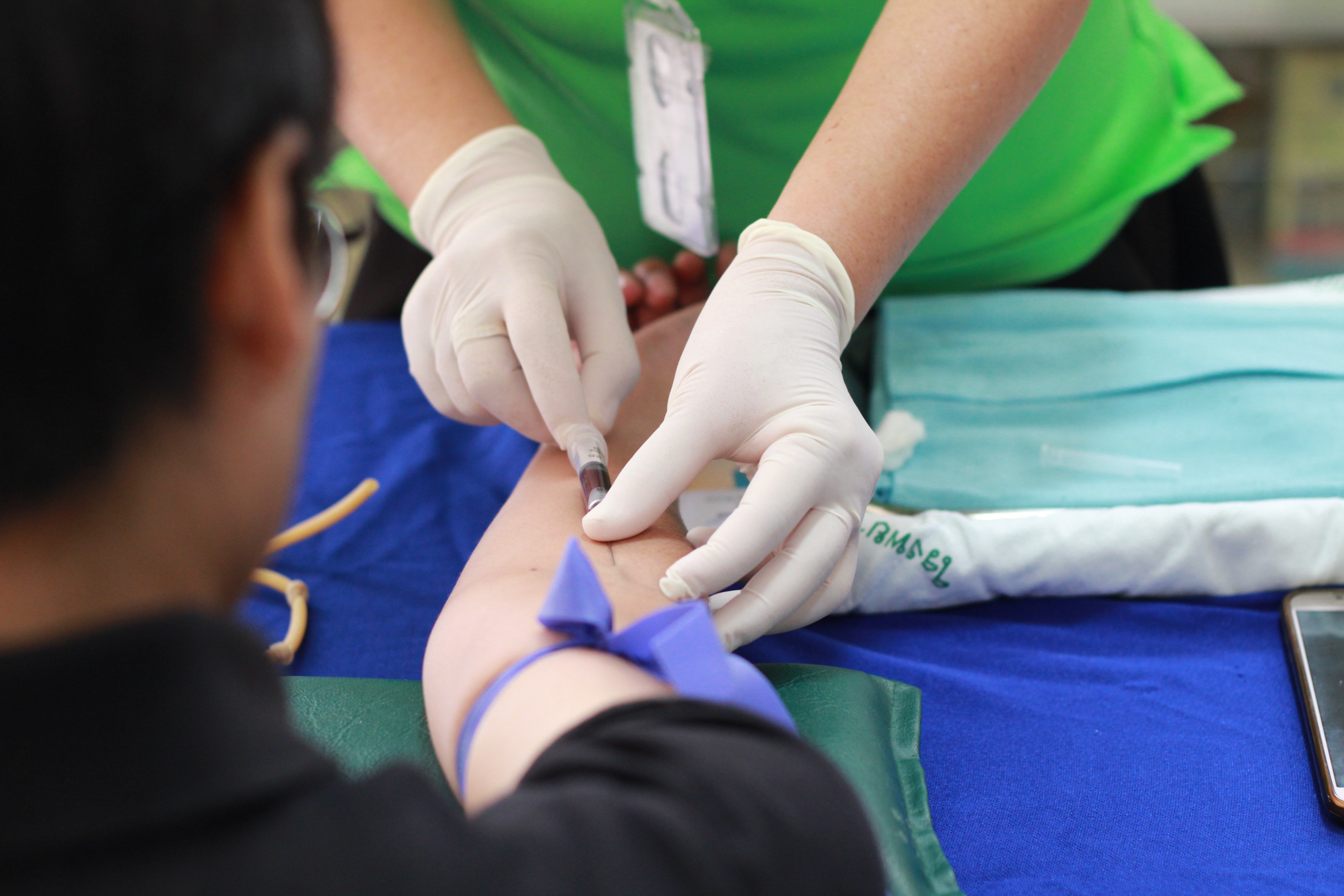 A man getting checked up in a hospital | Photo: Pexels